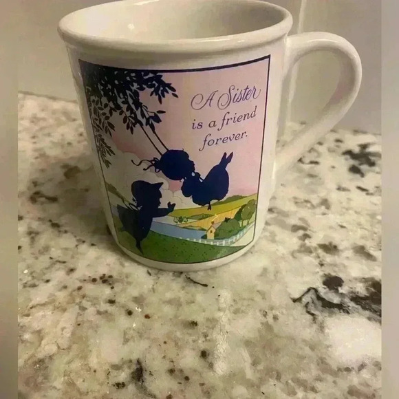 Vintage 1984 Hallmark  Sister Mug 3” diameter x 3 1/2” tall no chips or cracks - Picture 3 of 4